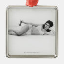 Buscar ropa para mujer adornos Vintage