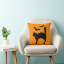 Buscar gato asustado cojines Gatito