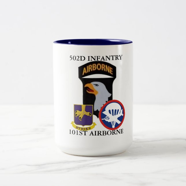 101ST TAZA AEROTRANSPORTADA de la INFANTERÍA 502D (Centro)