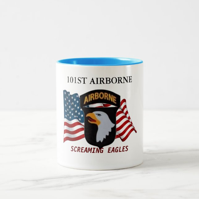 101ST TAZA de GRITERÍO AEROTRANSPORTADA de EAGLES (Centro)