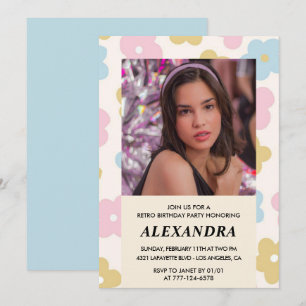13.ª invitación de cumpleaños Retro Groovy Flowers