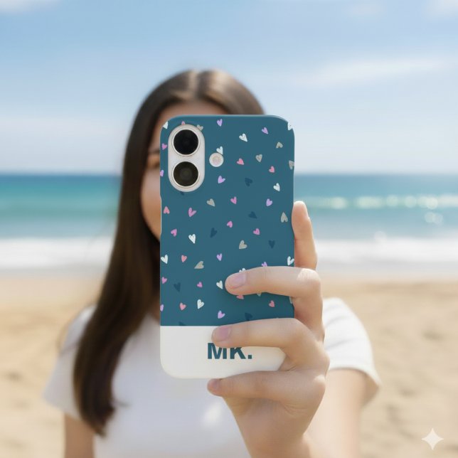 16 Funda para iPhone con Monograma Modern Hearts (iPhone 16 case shown in bare or though. Choose type of case and iphone model. Add your initials.)