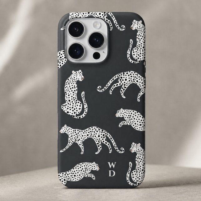 16 Pro Funda para iPhone | Cubierta de teléfono con patró (A stylish cheetah pattern iPhone case with fashion led appeal and monogram initials.)
