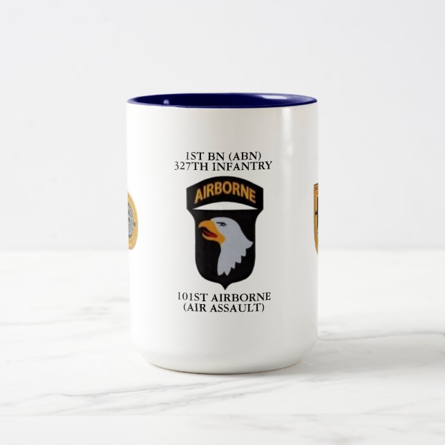 1r TAZA AEROTRANSPORTADA de la 327TH INFANTERÍA de (Centro)