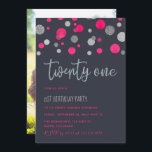 21.ª invitación de confeti de purpurina Fiesta de<br><div class="desc">Purpurina rosa y plateado confetti 21ª Fiesta de cumpleaños invitaciones fotográficas con elegante personalizable de tipografía de escritura a mano según sus especificaciones.</div>
