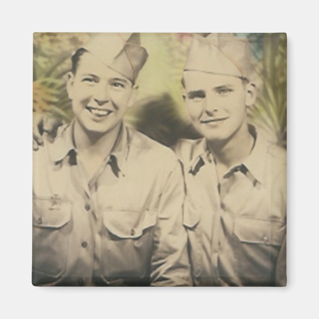 2 hombres en el imán de abrazo (Frente)