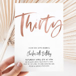 30.ª invitación de cumpleaños White Rose Gold Trei<br><div class="desc">Cuarenta - Invitación a los cumpleaños dorados de Rosa blanco y falso con un tipo de letra de guión de pincel moderno. Una simple y divertida invitación de cumpleaños para tu fiesta de 30 años.</div>