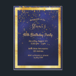 40.ª invitación de confeti de oro azul fiesta<br><div class="desc">Delante: Una moderna y moderna carta de invitación para los hombres a la fiesta de cumpleaños número 40. Un fondo azul oscuro, azul marino. El color azul es desigual. Con un marco de oro falso y confetti dorado, letras de colores dorados. Plantillas para la información de su fiesta. Fondo blanco....</div>