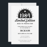 40.º cumpleaños edición limitada Invitación<br><div class="desc">Fun Simple Faux Whiskey / Etiqueta de cerveza estilizada invitaciones para fiestas de cumpleaños adulto. Todo el texto se puede editar para sus propias necesidades de fiesta. Mínimo blanco y negro - Diseño clásico de época.</div>
