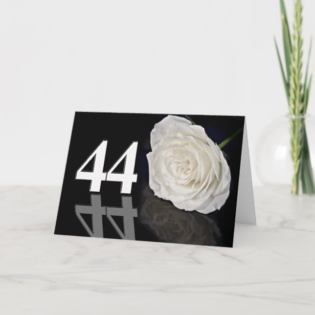 44.ª tarjeta de cumpleaños con una rosa blanca clá (Anverso)