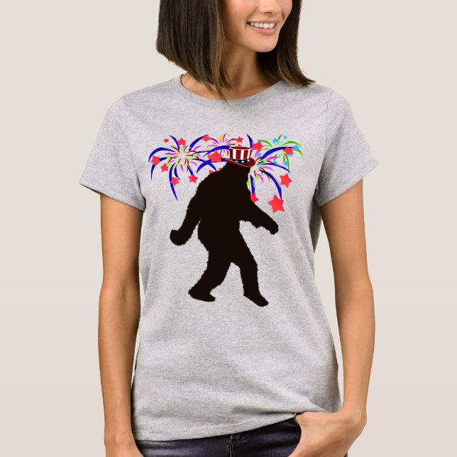 4 de julio Squatchin' con camiseta de fuegos artif (Anverso)
