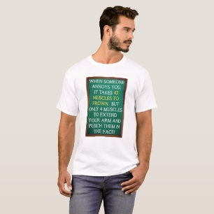 4 Músculos para Golpear Camiseta Divertida
