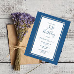 50.ª fiesta de cumpleaños invitación de plata blan<br><div class="desc">Delante: fondo azul clásico con un marco falso en blanco y plateado. Sencillo y elegante. Plantillas para un nombre y detalles del fiesta. El nombre y el texto: 50º cumpleaños están escritos con un guión de estilo con letras a mano, letras de color azul. ¡Ideal para una fiesta de invierno...</div>