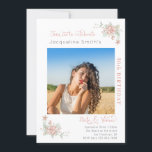 50.ª Invitación a la fotografía floral de cumpleañ<br><div class="desc">Una invitación de 50 años moderna y minimalista. Nuestra colección de elegantes diseños de invitaciones de cumpleaños significa que usted puede garantizar que RSVP. Los suaves toques florales de color rosa pastel son sutiles para dejar pasar el brillo de la fotografía.</div>