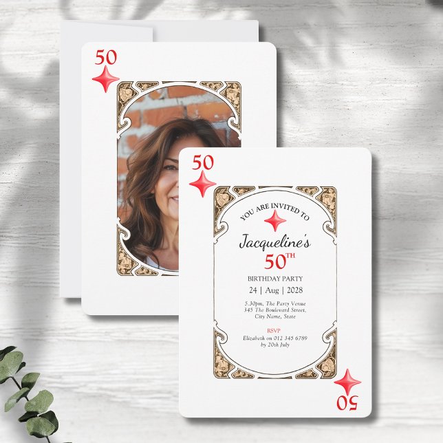 50.ª Invitación a la tarjeta de juego de diamantes (50th birthday party invitations in an art deco playing card style on a grey wood background.)