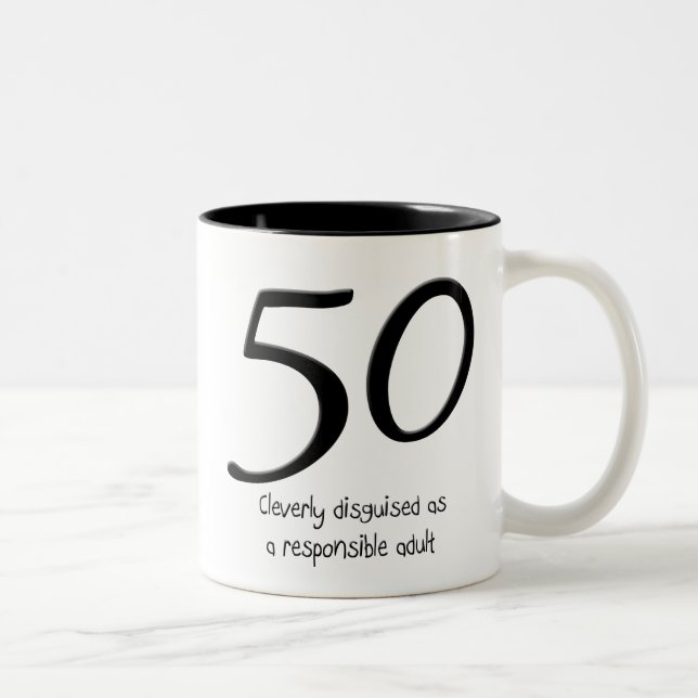 50.o Taza del disfraz del cumpleaños (Derecha)