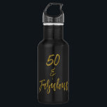 50 y fabulosa botella de agua de cumpleaños de Rel<br><div class="desc">50 y fabulosa botella de agua de cumpleaños de Relieve metalizado dorado para la celebración de la fiesta de cumpleaños</div>