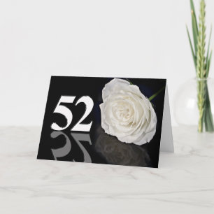 52.ª tarjeta de cumpleaños con una rosa blanca clá