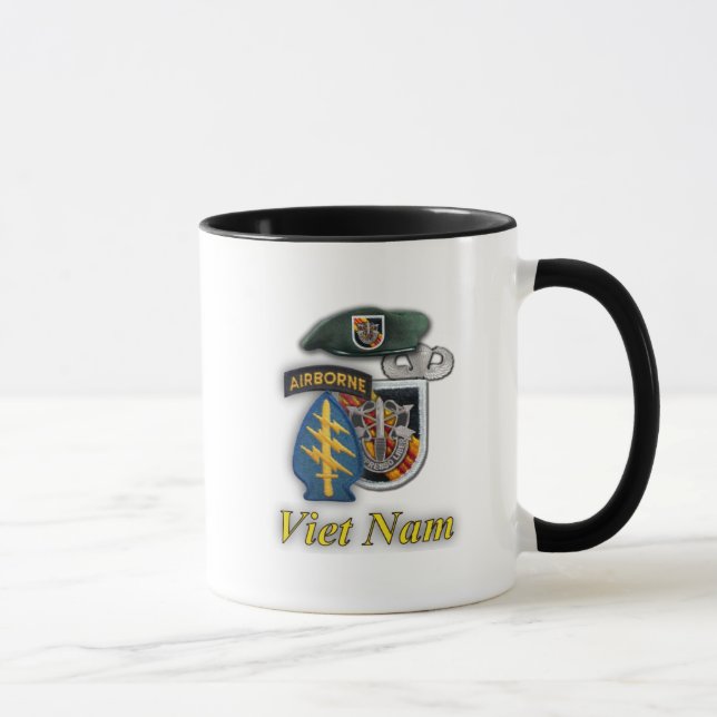 5to Taza de la guerra de Vietnam de las boinas (Derecha)