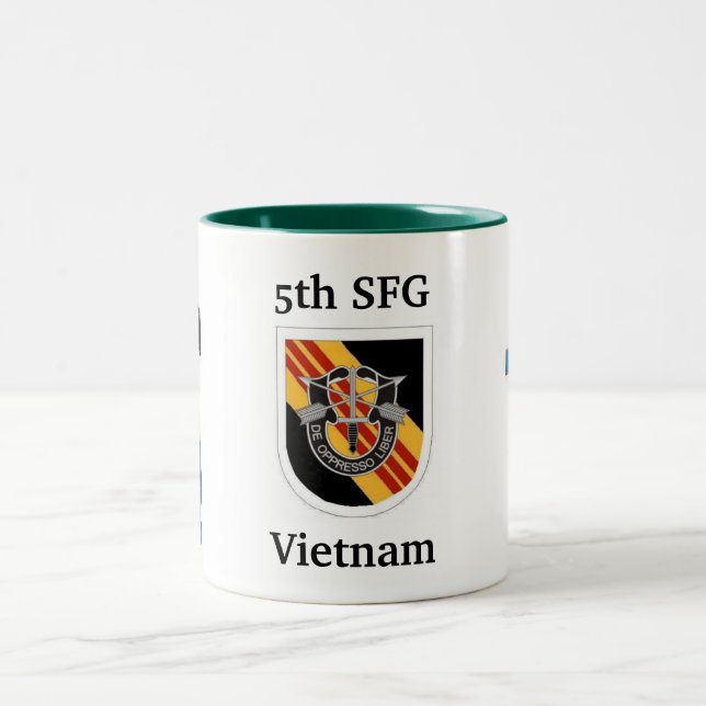 5to Taza de Vietnam del grupo de las fuerzas (Centro)