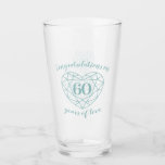 60º aniversario 60 años de personalizado de diaman<br><div class="desc">boda de Diamantes aniversario 60 años de amor personalizado mensaje regalo de vidrio. Sencilla gema efecto de línea de corazón gráficos 60º Boda de Diamante Aniversario vidrio regalo de regalo. Personalice el vaso gemelo de diamante aniversario con sus propios nombres y mensajes a la pareja feliz. Ideal para un regalo...</div>