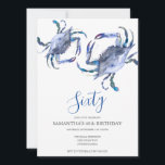 60.ª Invitación de cumpleaños<br><div class="desc">Celebre con estilo la invitación a los cumpleaños 60 del Do Tell A Belle a los cangrejos de la costa, una perfecta mezcla de moda de playa y diseño moderno. Esta invitación tiene un encantador borde superior de cangrejos de color azul, con un fondo azul que combina a la inversa....</div>