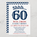 60.ª sorpresiva invitación al cumpleaños masculino<br><div class="desc">Una divertida y sorprendente invitación de cumpleaños número 60 de color azul marino,  blanco y rojo para un hito.</div>
