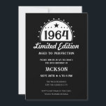 60.º cumpleaños edición limitada Invitación<br><div class="desc">Fun Simple Faux Whiskey / Etiqueta de cerveza estilizada invitaciones para fiestas de cumpleaños adulto. Todo el texto se puede editar para sus propias necesidades de fiesta. Mínimo blanco y negro - Diseño clásico de época.</div>