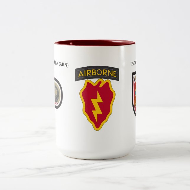725o Taza del batallón de la ayuda (Centro)
