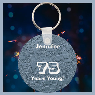 75 años de trapo de llavero azul claro joven de