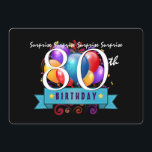 80.ª SORPRESA Plantilla de invitación a fiesta de<br><div class="desc">Este diseño con sus coloridos globos es una manera divertida de invitar a la gente a una celebración de cumpleaños SORPRESA. El texto de la parte trasera de la invitación es totalmente personalizable - En la parte delantera puedes añadir el año de cumpleaños. Puede experimentar con diferentes tipos de papel...</div>