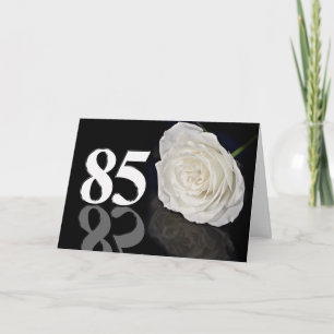 85ª tarjeta de cumpleaños con una rosa blanca clás