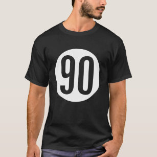 90 en una camiseta del círculo