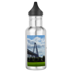 A lo largo de la botella de agua Ravenel