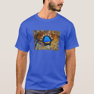 A TRAVÉS DE UNA Camiseta (oscura)
