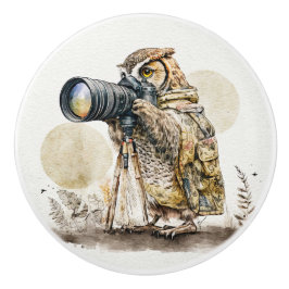 A Través Del Pomo De La Cerámica Del Vidrio