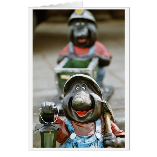 Abajo, abajo (Frente)