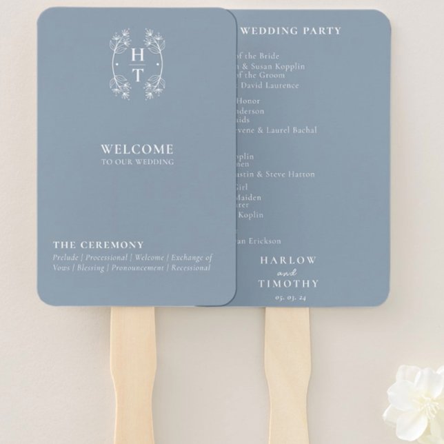 Abanico Elegante Escudo Monograma Programa de Boda Azul Po (Elegant Monogram Crest Dusty Blue Wedding Program Hand Fan)