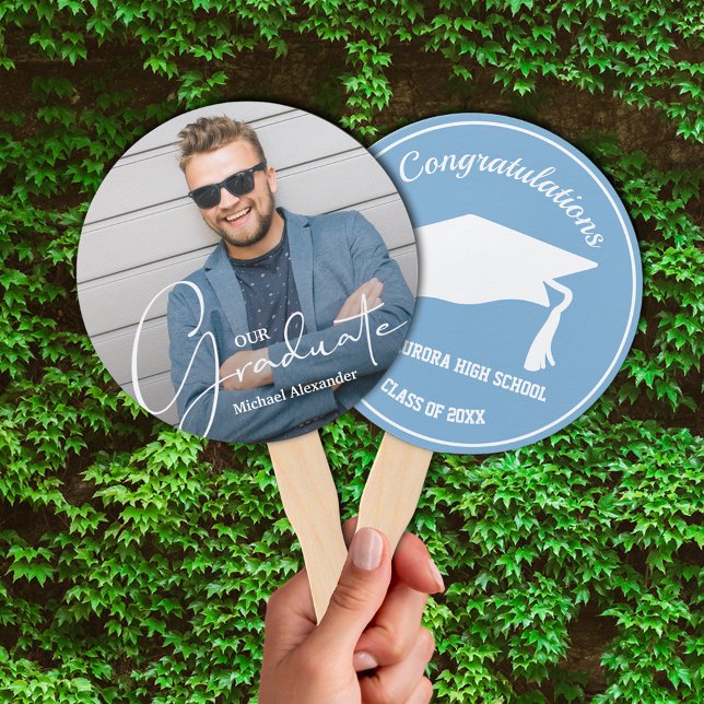 Abanico Grad Cap Graduado Moderno Foto Polvo Azul (Keep cool on graduation day or at your party with these photo double-sided hand fans.)