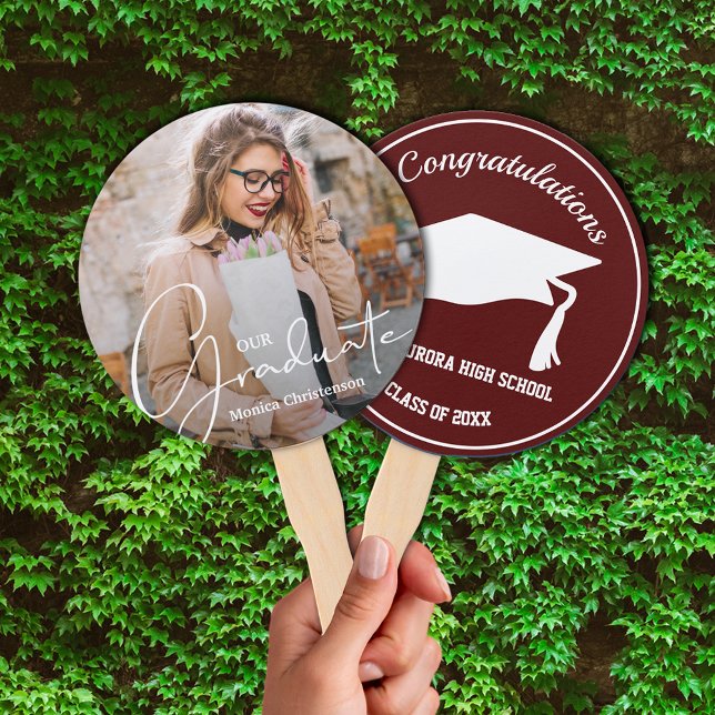 Abanico Grad Cap Modern Graduate Foto Maroon oscuro (Keep cool on graduation day or at your party with these photo double-sided hand fans.)