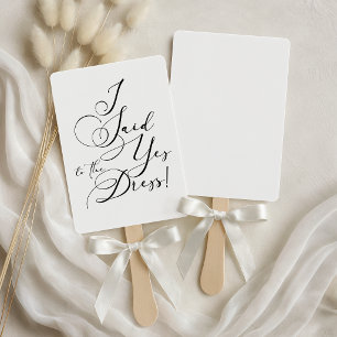 Abanico Negro Moderno Simple Scripto Di Sí Al Vestido