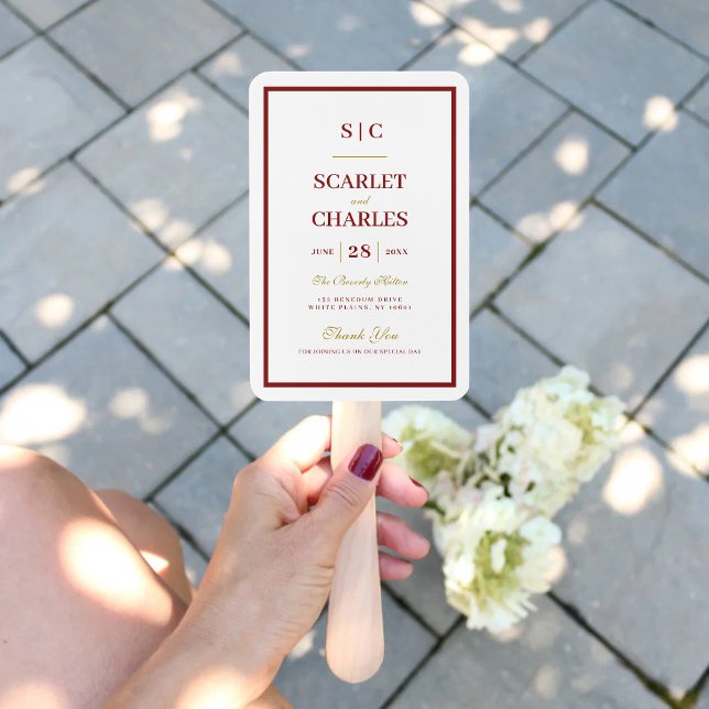 Abanico Programa de Ceremonia de Boda con Monograma de Bor (Burgundy and gold monogram program fan keeps guests cool while adding elegant ceremony style.)