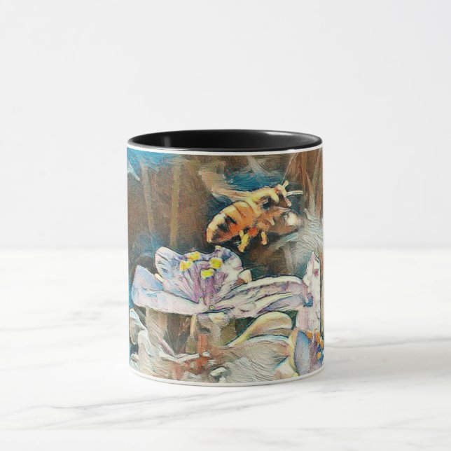 Abeja de la miel en una taza de Spiderwart (Centro)