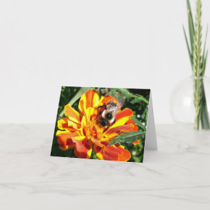 Abeja de la tarjeta de nota del arbolado