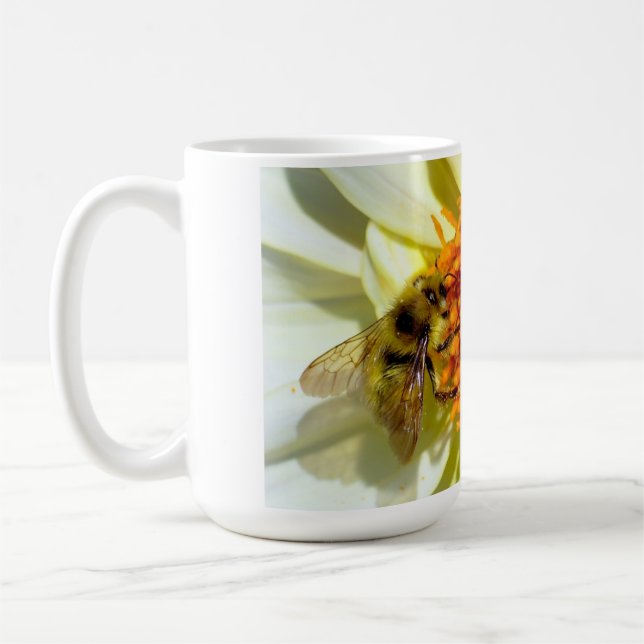 Abeja y jarra de café con flores. (Izquierda)