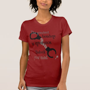 Abra la camiseta de sus señoras rojas de la mente