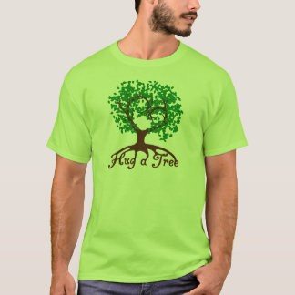 Abrace una camiseta del adulto del árbol