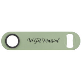 Abrebotellas De Bar We Got Married Green Wedding Reception 