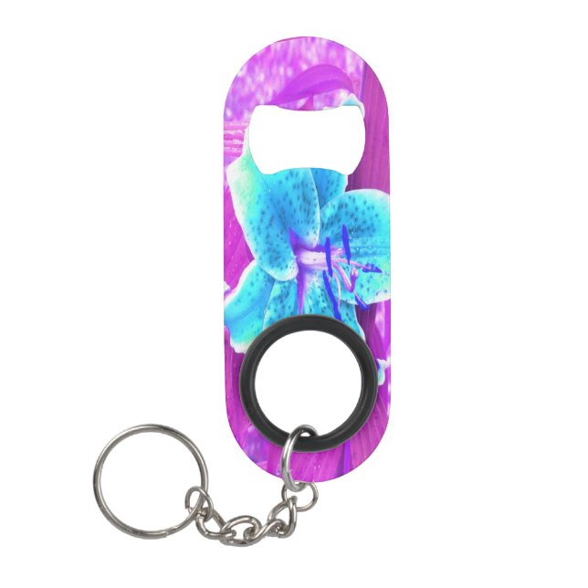 Abrebotellas De Llavero Bonito Aqua Blue Stargazer Lily sobre el morado (Anverso)