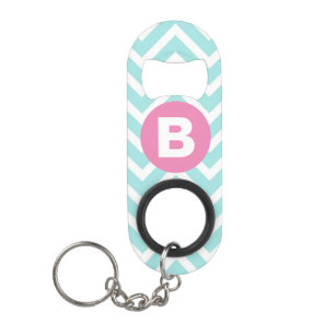 Abrebotellas De Llavero Monograma rosa chevron azul claro de moda
